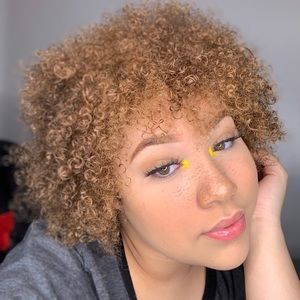 Meet your Posher, Jaydah